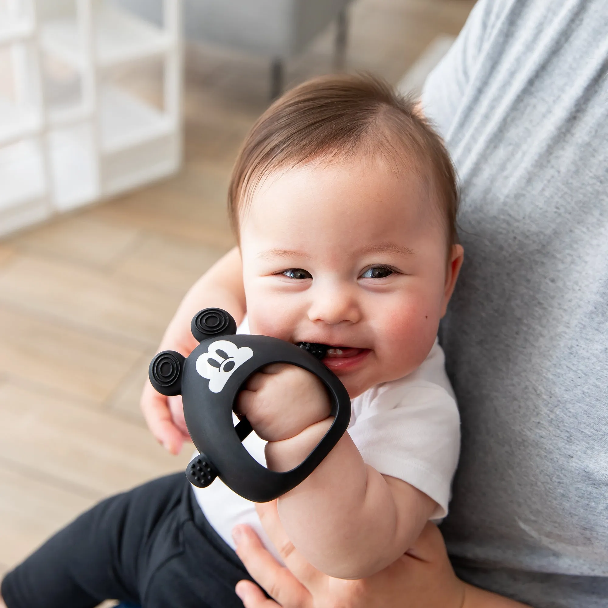 Silicone Un-Droppable Mitt Teether: Mickey Mouse