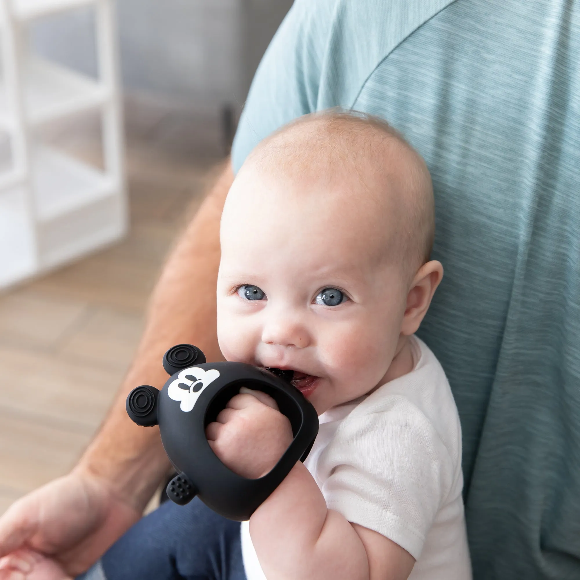 Silicone Un-Droppable Mitt Teether: Mickey Mouse